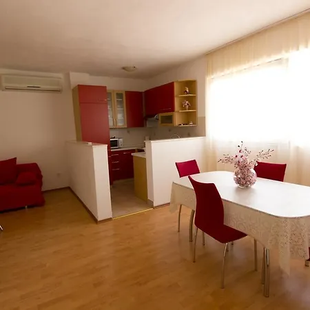 And Dis Apartment Vis