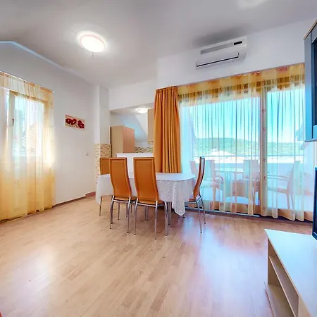 Apartment And Dis Vis